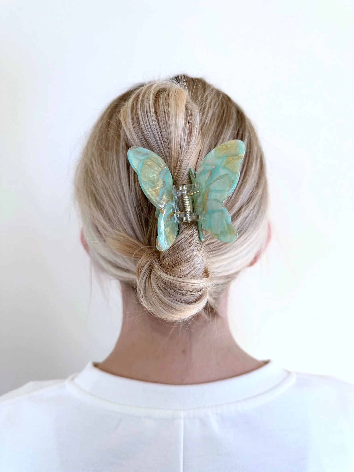 Spring Butterfly Claw Hair Clip - White - Solar Eclipse